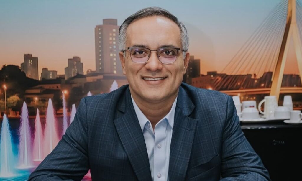 Prefeito Marcelo Lima retorna ao comando do Paço de São Bernardo