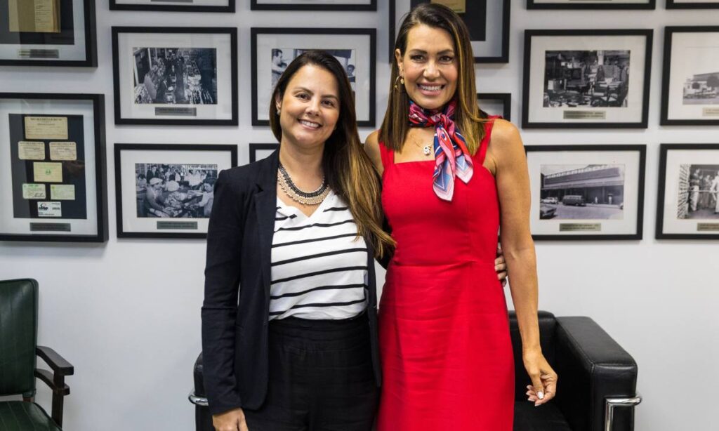 COOP reafirma parceria com Solange Frazão durante campanha de aniversário