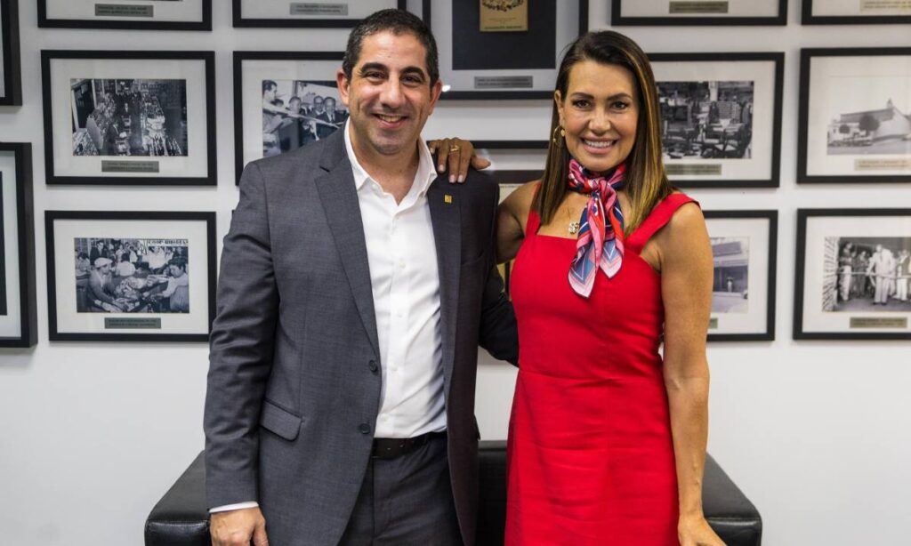 COOP reafirma parceria com Solange Frazão durante campanha de aniversário