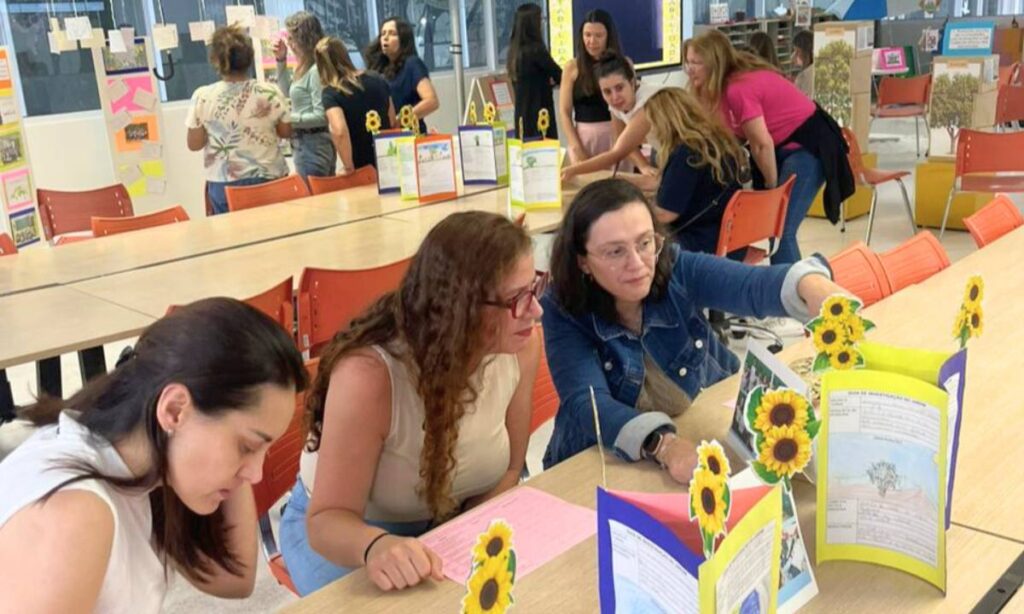 Cecape consolida protagonismo na formação continuada de educadores em São Caetano 1 Professores participam de capacitação no Cecape de São Caetano do Sul em 2025