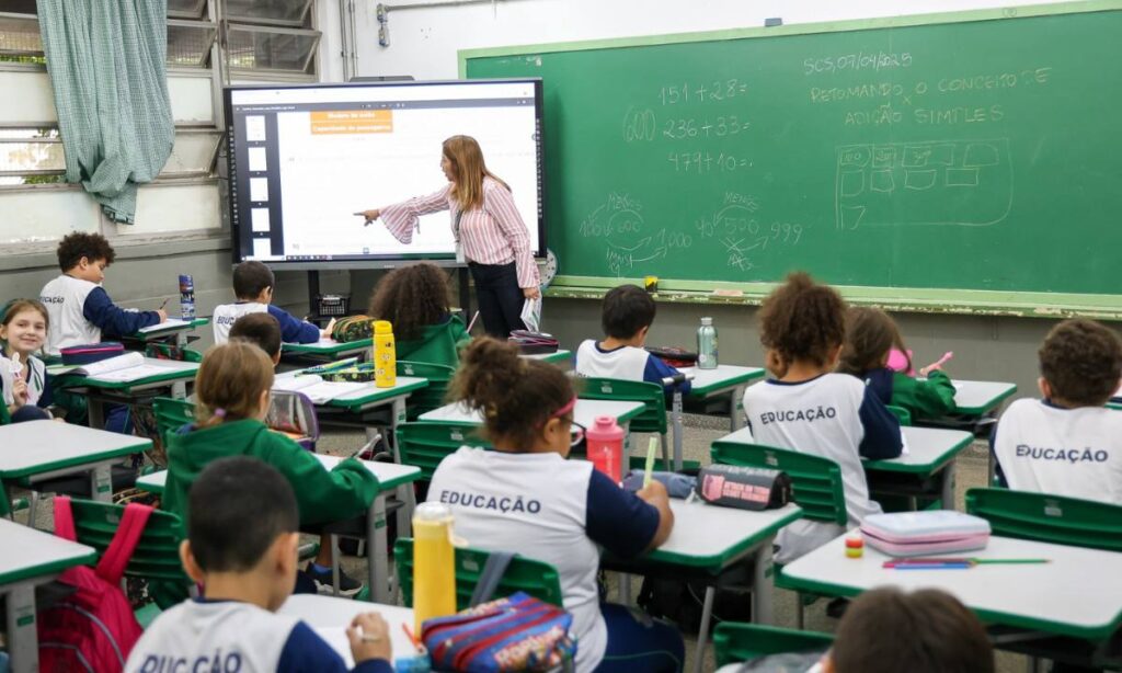 Dia dos Professores: valorização, reconhecimento e avanços na rede da Prefeitura de São Caetano