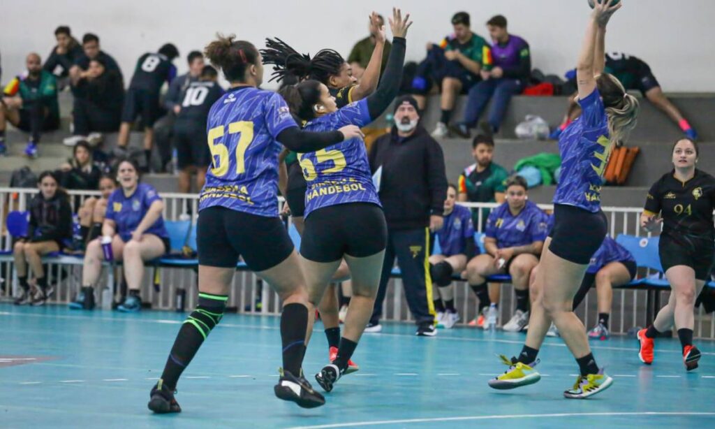 Equipe feminina de handebol de Diadema disputa rodada da Liga Paulistana contra Ribeirão Pires