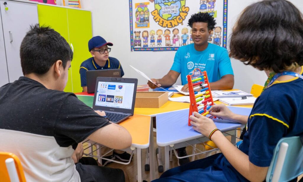 Educação de SP amplia política da educação especial e cria instrumentos para acompanhamento individualizado de estudantes