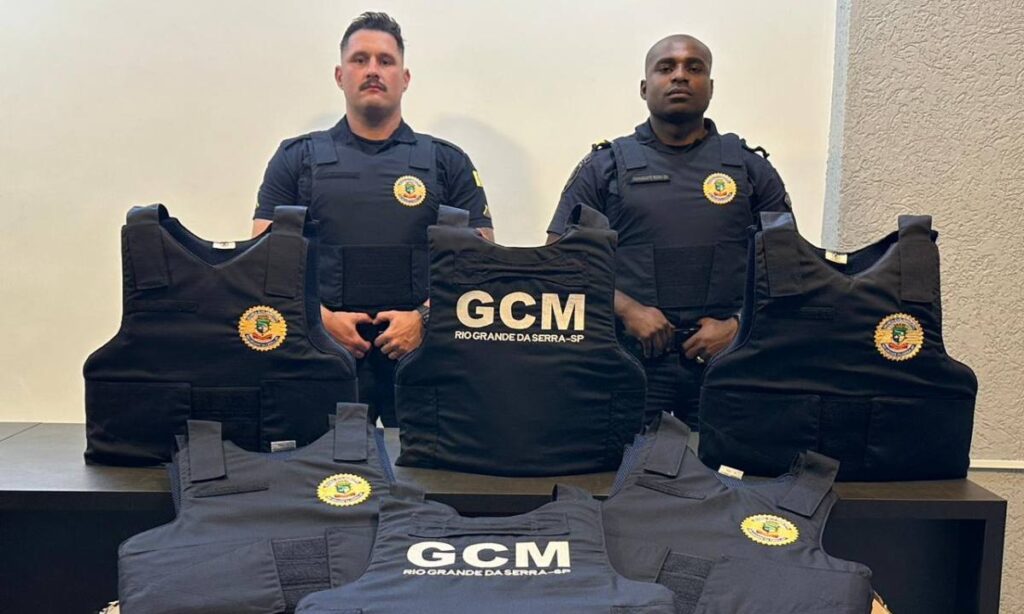 Coletes balísticos modelo SENASP entregues à Guarda Civil Municipal de Rio Grande da Serra
