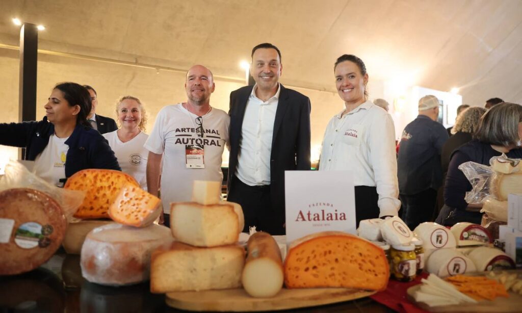 Governo de SP lança Rotas do Queijo com 8 itinerários e 102 propriedades Governo de SP lança Rotas do Queijo com 8 itinerários e 102 propriedades