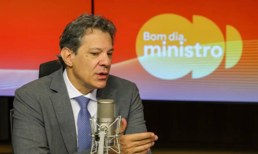 Governo federal estuda tarifa zero no transporte público, diz ministro Fernando Haddad