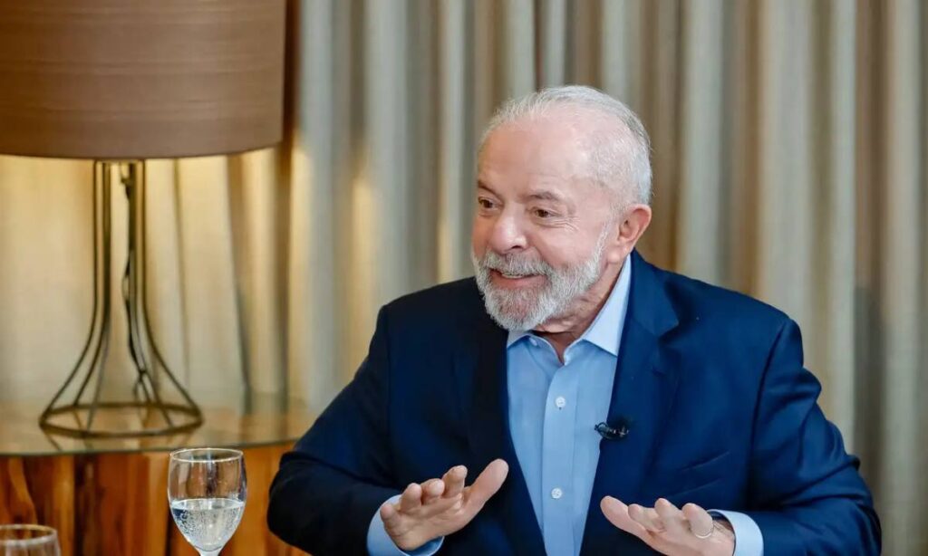 Lula anuncia início das negociações com os EUA para reverter tarifa extra sobre produtos brasileiros