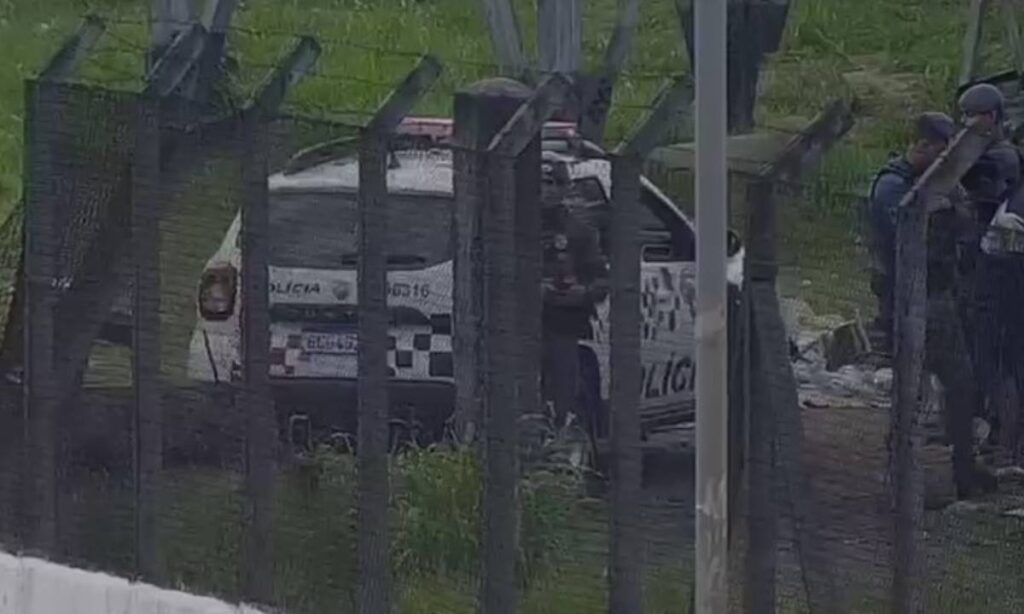 Smart Sanca identifica homem furtando cobre na linha férrea e auxilia PM na prisão do suspeito na Avenida Guido Aliberti