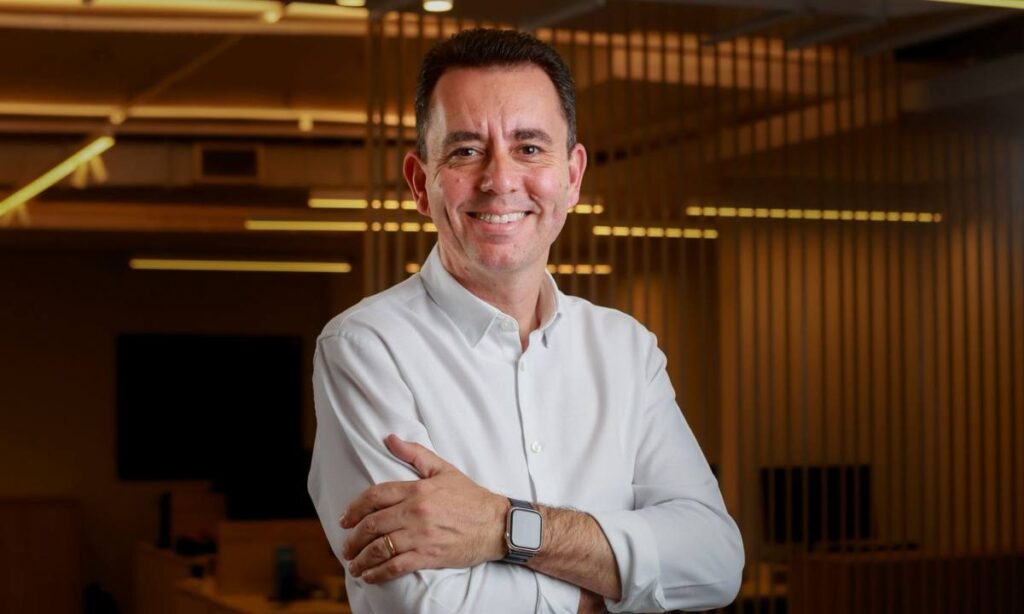 Paulo Serra cresce em pesquisa do Instituto Paraná e alcança até 8,9% na disputa pelo Governo de São Paulo