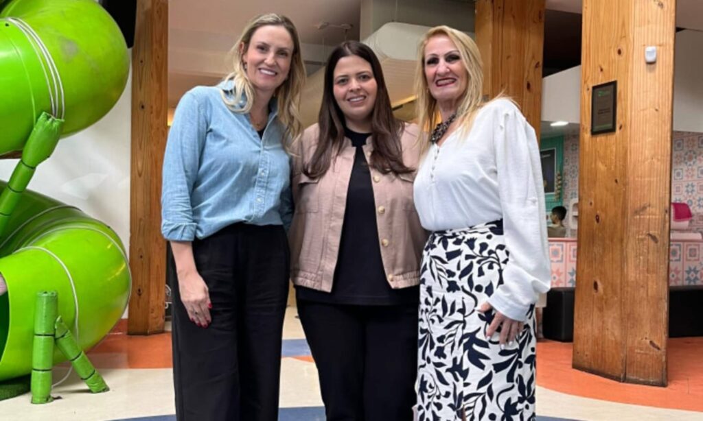 Primeira-dama Jessica Roberta leva crianças acolhidas em Santo André para brincar em ação do Fundo Social de Solidariedade