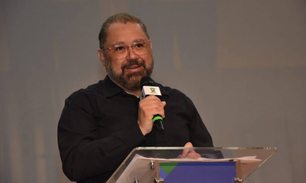 Santo André desenvolve óculos para auxiliar na aplicação de vacina em crianças
