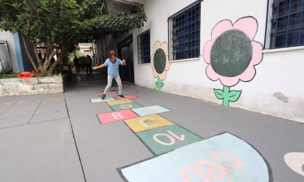 Santo André inicia revitalização da Emeief Arquiteto Estevão de Faria Ribeiro 1 Santo André inicia revitalização da Emeief Arquiteto Estevão de Faria Ribeiro