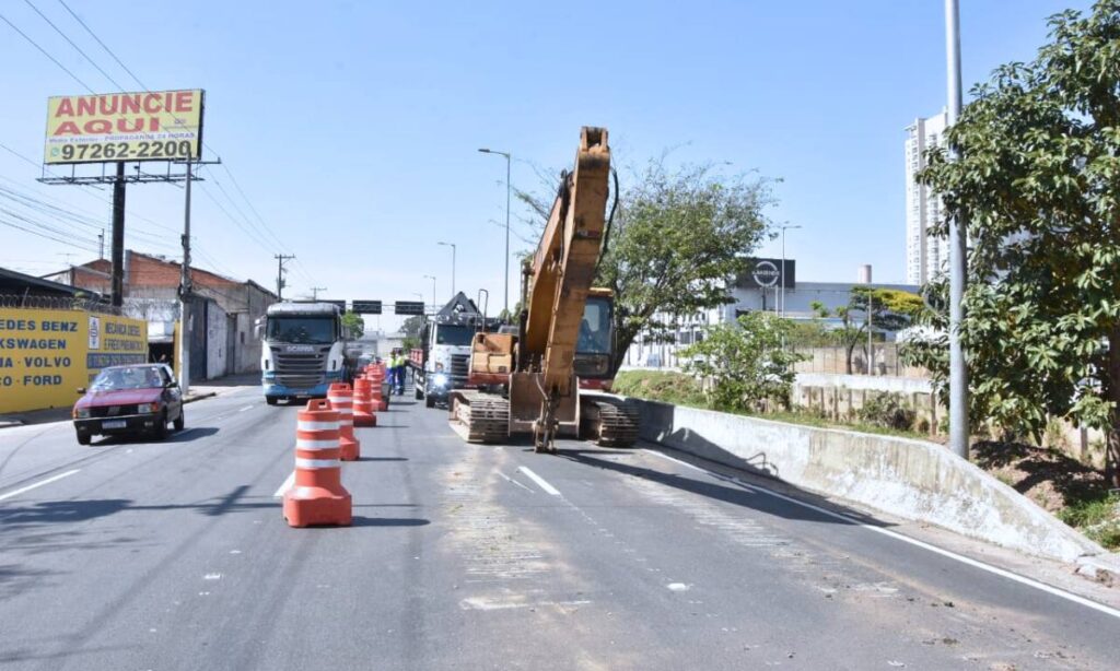 Santo André realiza obras de contenção do Rio Tamanduateí