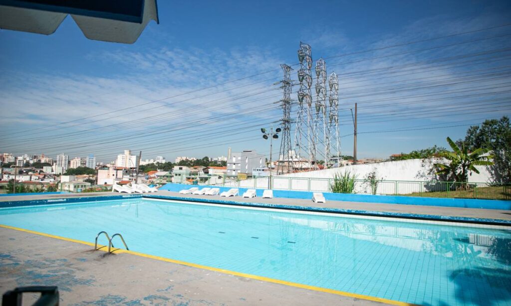 São Caetano abre agendamento para novas inscrições nas piscinas de quatro clubes municipais para o Verão 2025/26