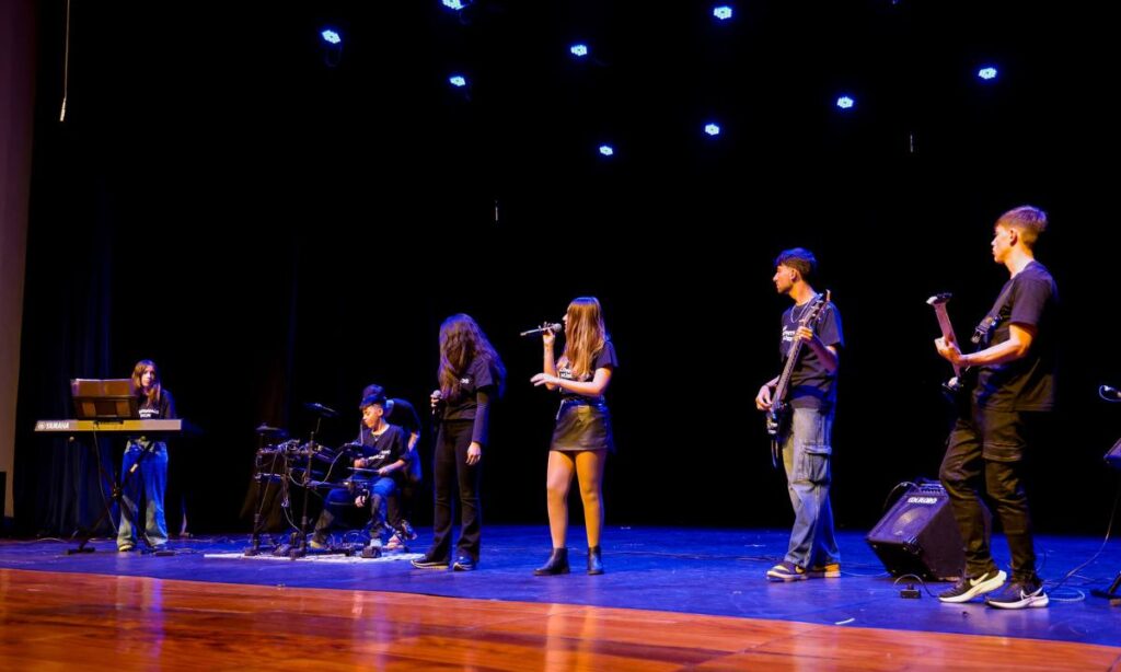 São Caetano encerra 1ª Semana Artística com apresentações de escolas e celebração à cultura nas salas de aula São Caetano encerra 1ª Semana Artística com apresentações de escolas e celebração à cultura nas salas de aula