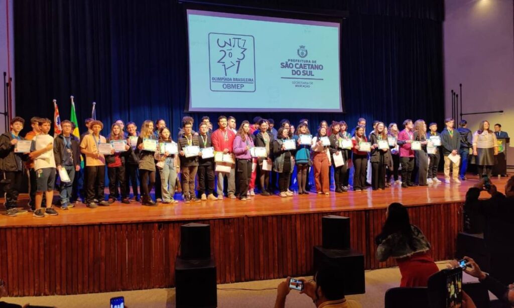 São Caetano premia 73 alunos da rede municipal medalhistas na OBMEP
