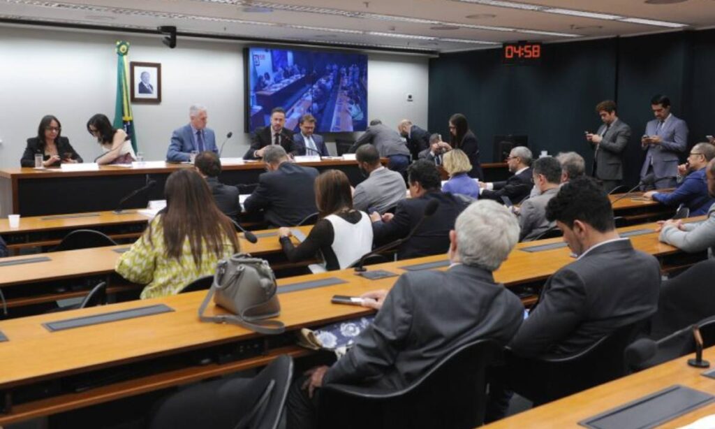 Audiência na Câmara dos Deputados debate endurecimento das penas e retomada do Sicobe para combater falsificação de bebidas alcoólicas