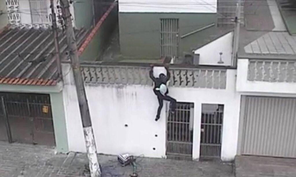 Em São Bernardo, GCM flagra invasor e prende suspeito de furto a residência no Baeta Neves