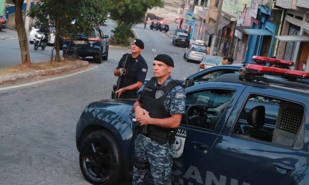 Homem com mandado de prisão é detido pela GCM durante patrulhamento em Ribeirão Pires Homem com mandado de prisão é detido pela GCM durante patrulhamento em Ribeirão Pires