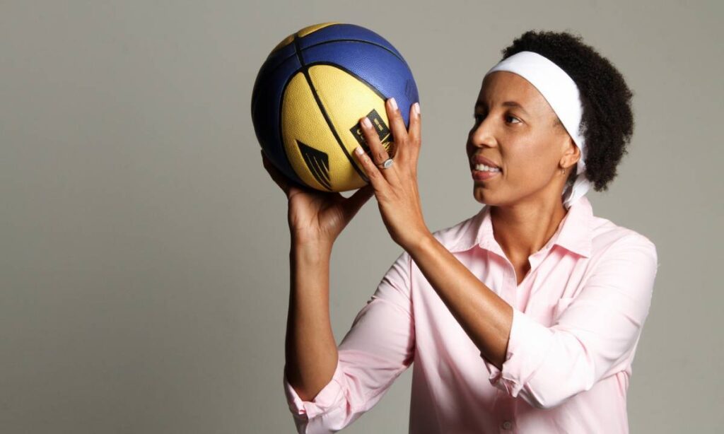 Janeth Arcain ministra oficina gratuita de basquete em Mauá nesta sexta (28) Janeth Arcain ministra oficina gratuita de basquete em Mauá nesta sexta (28)