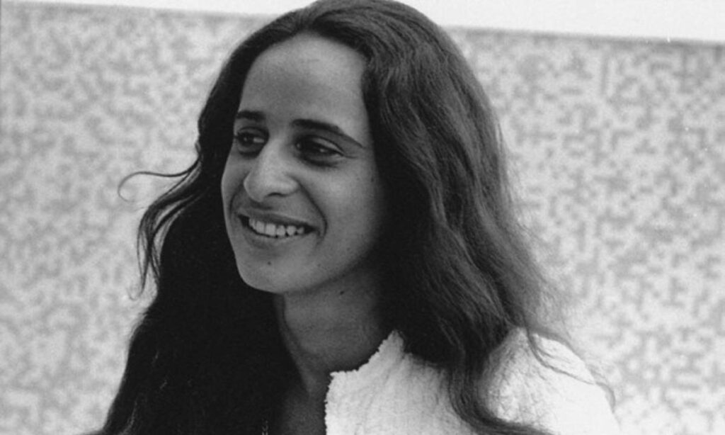 MIS realiza lançamento de livro sobre primeiros anos de carreira de Maria Bethânia MIS realiza lançamento de livro sobre primeiros anos de carreira de Maria Bethânia