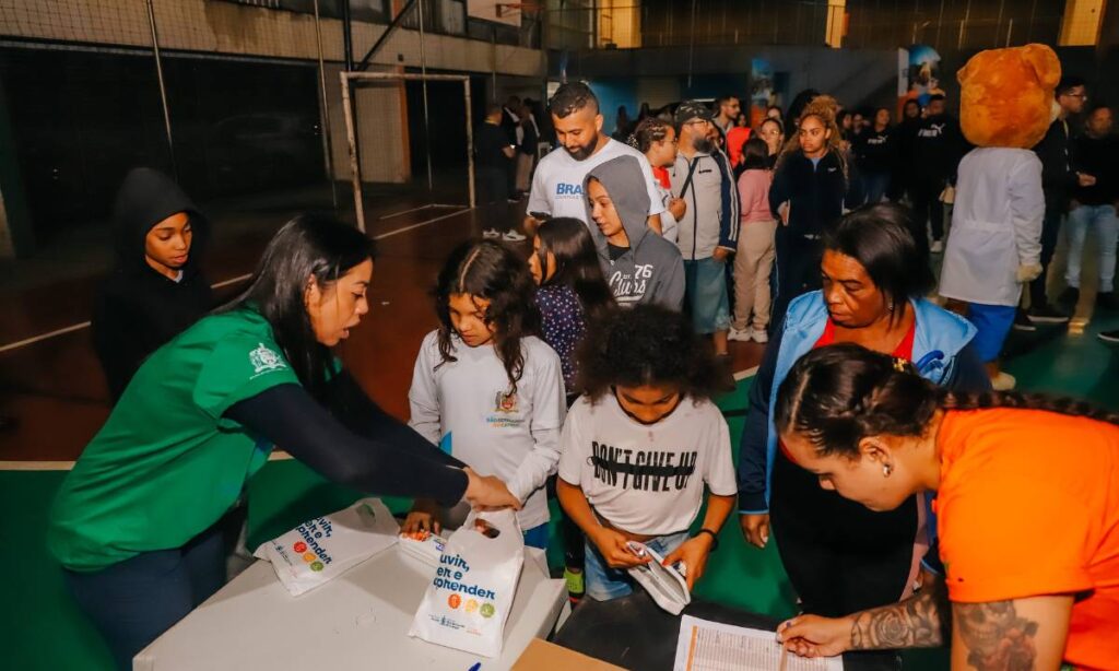 Programa Ouvir, Ler e Aprender entrega mais 477 óculos para estudantes de São Bernardo Programa Ouvir, Ler e Aprender entrega mais 477 óculos para estudantes de São Bernardo