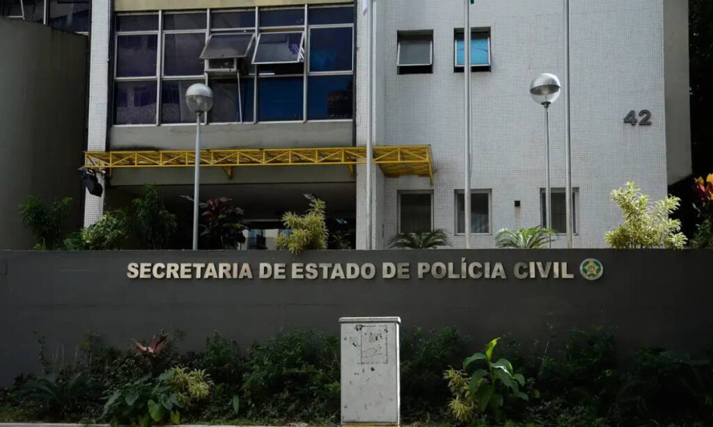 RJ: menino de 12 anos é baleado dentro de escola na Maré durante operação policial