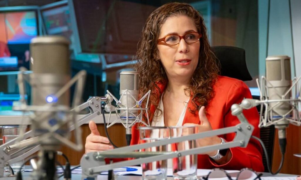 Esther Dweck sobre biometria para benefícios sociais: “Não precisa ter correria” Esther Dweck sobre biometria para benefícios sociais: "Não precisa ter correria"