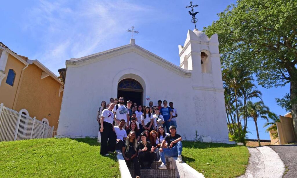 Estudantes do Programa Manuel Querino realizam visita técnica em Rio Grande da Serra