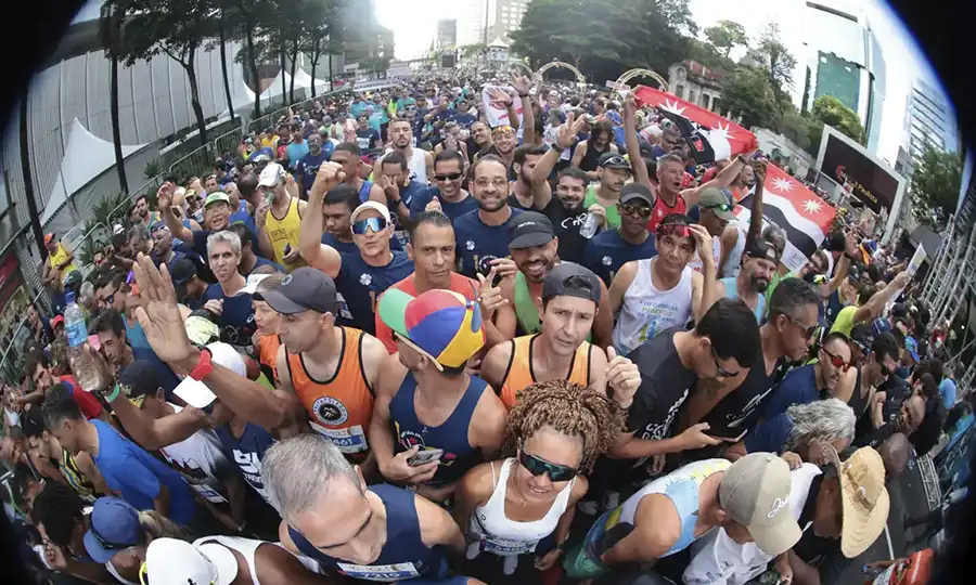 Etíope Muse Gisachew vence a 100ª Corrida de São Silvestre com virada épica