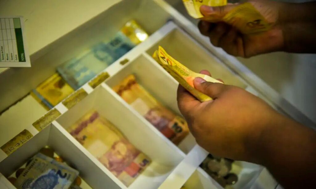 Focus Mercado reduz estimativa da inflação para 4,33% em 2025; PIB deve crescer 2,26%