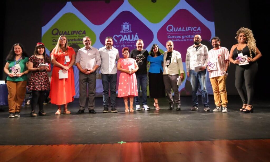 Formatura do Qualifica Mauá reforça compromisso com a capacitação e já soma 4,4 mil beneficiados Formatura do Qualifica Mauá reforça compromisso com a capacitação e já soma 4,4 mil beneficiados
