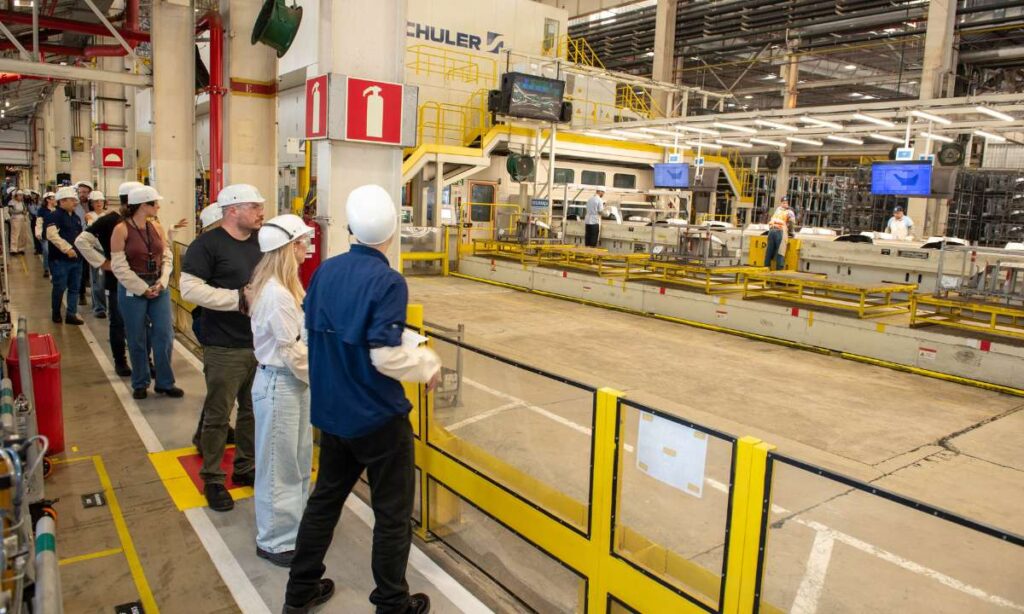 GM abre a fábrica de São Caetano do Sul para visitas guiadas pela linha de produção