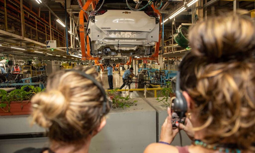 GM abre a fábrica de São Caetano do Sul para visitas guiadas pela linha de produção