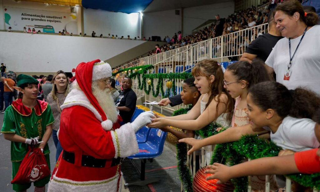 Natal da Família 2025 reúne mais de 6 mil pessoas e garante benefício histórico para famílias de São Caetano