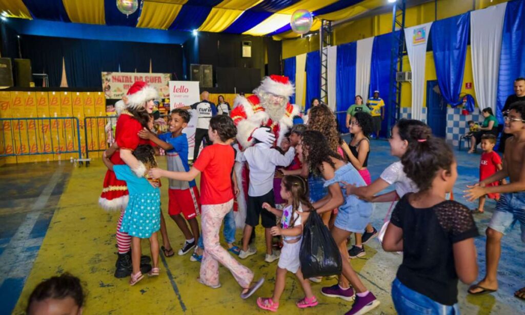 'Natal do Bem' distribui 4 mil brinquedos para crianças em 4 favelas de SP em 23/12