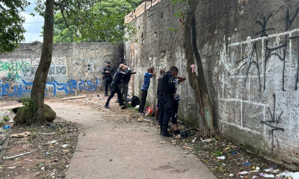 Operação Bairro Mais Seguro prende foragido por roubo em São Bernardo Operação Bairro Mais Seguro prende foragido por roubo em São Bernardo