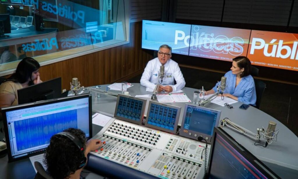 Padilha exalta maior mutirão do SUS com o Agora Tem Especialistas: 100 mil atendimentos no fim de semana Padilha exalta maior mutirão do SUS com o Agora Tem Especialistas: 100 mil atendimentos no fim de semana