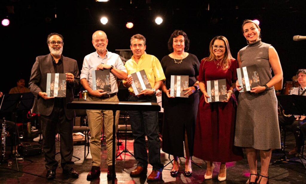 Prefeitura de São Caetano lança 71ª edição da Revista Raízes homenageando Big Band da Fundação das Artes Prefeitura de São Caetano lança 71ª edição da Revista Raízes homenageando Big Band da Fundação das Artes