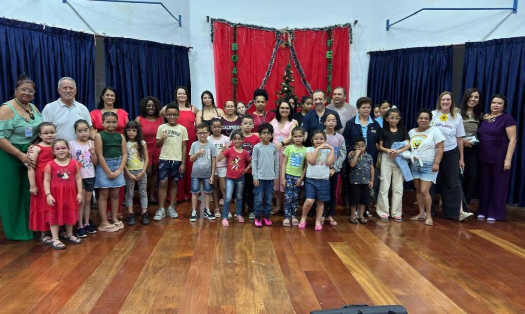 Programa Novos Olhares realiza entregas de óculos para alunos de Mauá Programa Novos Olhares realiza entregas de óculos para alunos de Mauá