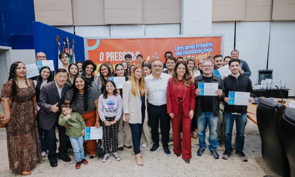 Programa de São Bernardo, Direito ao Futuro entrega certificados de bolsas de estudo a alunos da Faculdade de Direito Programa de São Bernardo, Direito ao Futuro entrega certificados de bolsas de estudo a alunos da Faculdade de Direito