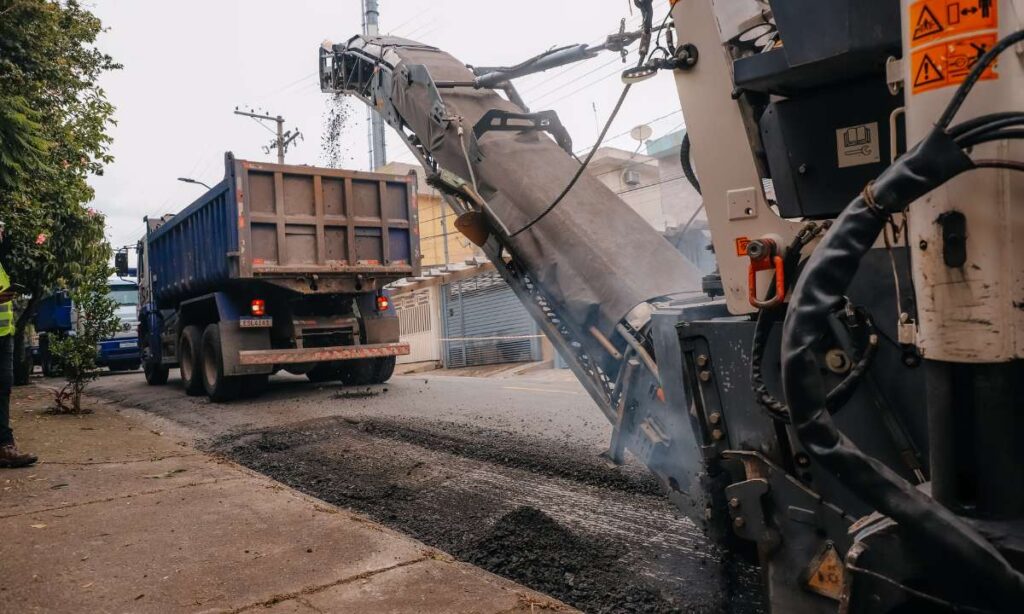 São Bernardo inicia obras de recapeamento no Parque Santo Antônio, em parceria com a Sabesp São Bernardo inicia obras de recapeamento no Parque Santo Antônio, em parceria com a Sabesp