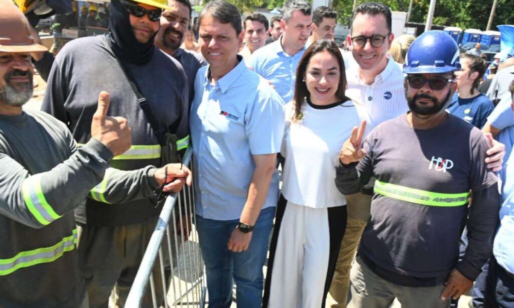 Tarcísio de Freitas inaugura Piscinão Jaboticabal; maior obra de drenagem da América Latina inicia operação no ABC