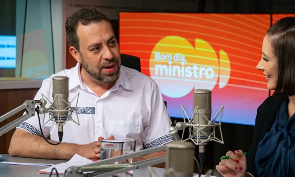 Boulos defende teto para taxas de aplicativos e define prioridades para proteger entregadores