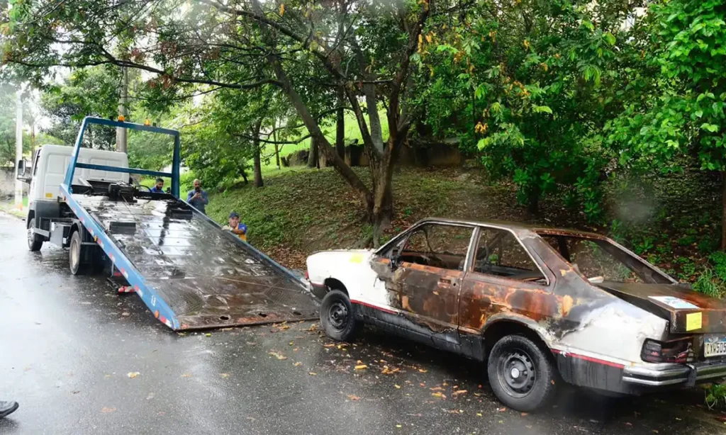 Com 1.034 notificações, Operação Carro Abandonado limpa vias de Santo André em 2025