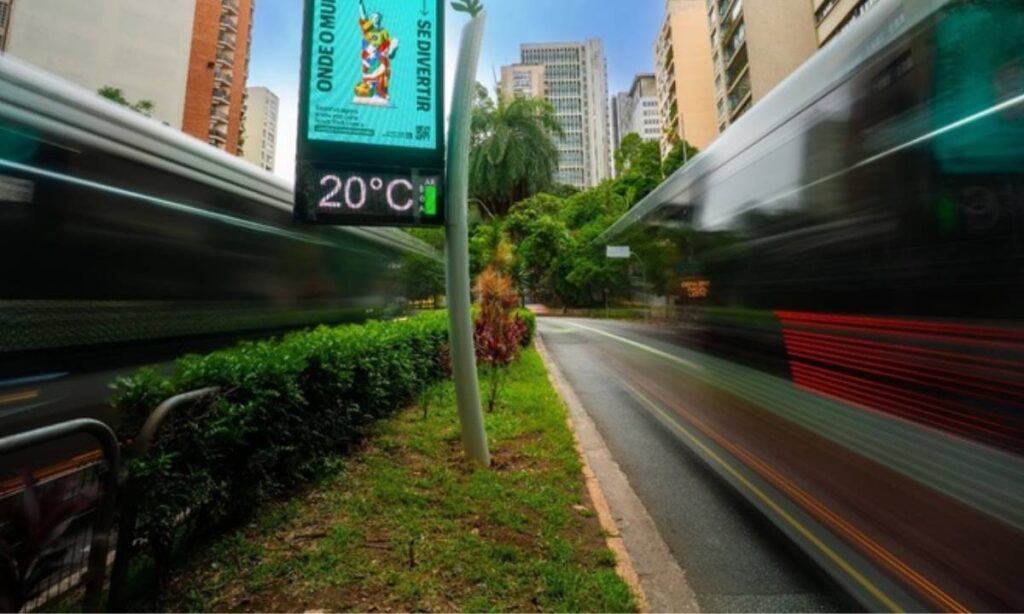 Corredor Verde em São Paulo terá relógios de rua desenhados por Ruy Ohtake Corredor Verde em São Paulo terá relógios de rua desenhados por Ruy Ohtake