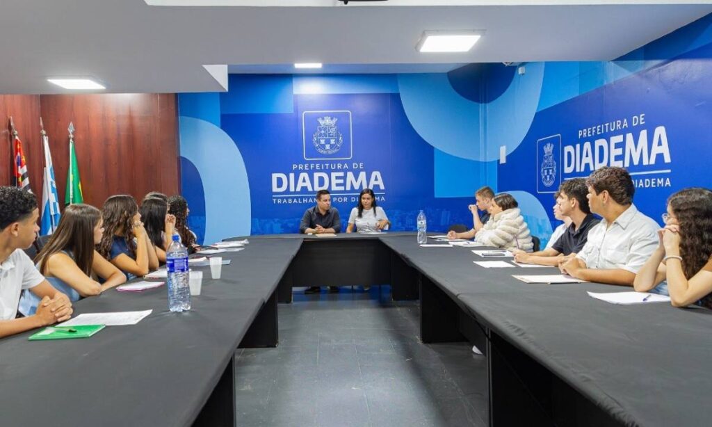 Diadema recepciona 20 novos estagiários Diadema recepciona 20 novos estagiários