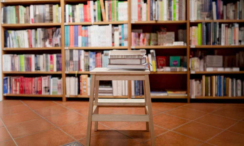 Estação Itaquaquecetuba da CPTM recebe Bancada Literária nesta sexta-feira (23) Estação Itaquaquecetuba da CPTM recebe Bancada Literária nesta sexta-feira (23)