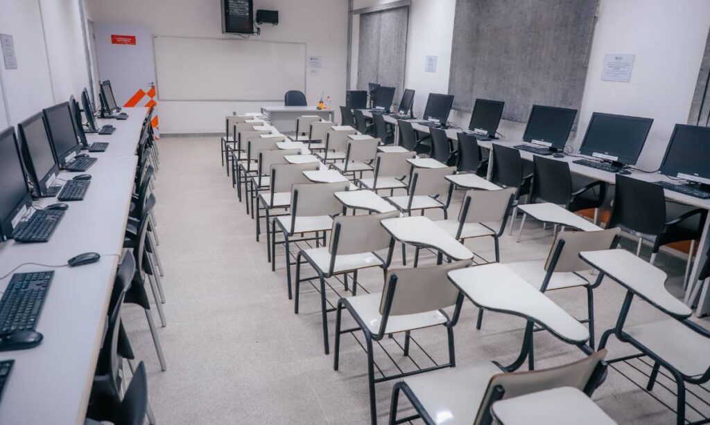 Faculdade Municipal São Bernardo oficializa edital para 54 vagas de cursos gratuitos na área da saúde - VALE ESTE