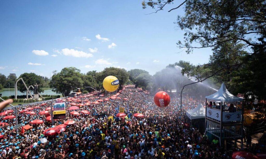 Léo Santana puxa elo 2º ano consecutivo o bloco VEM COM O GIGANTE no carnaval de rua de São Paulo